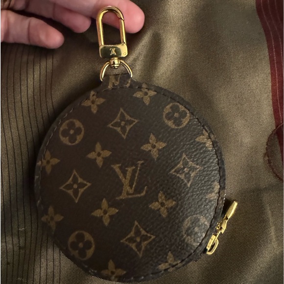 Louis Vuitton Accessories - AUTHENTIC Coin pouch from a Multi pochette in excellent condition.